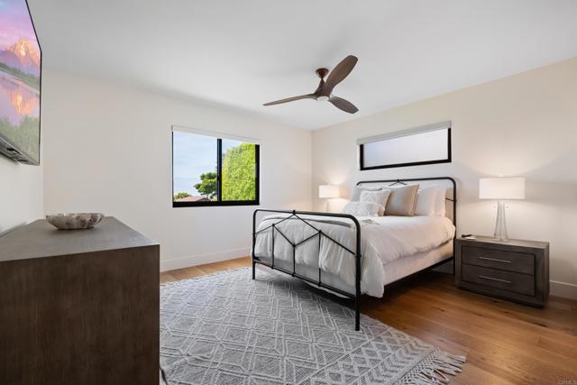 5080 Carlsbad Blvd, Carlsbad CA: https://media.crmls.org/mediaz/2f75816c-7c45-4091-8d51-1933c5db6499.jpg