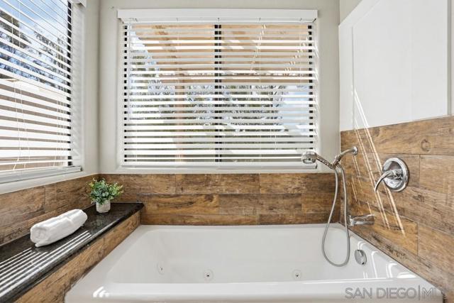 11753 Avenida Sivrita, San Diego CA: https://media.crmls.org/mediaz/2f75dc19-5694-4c67-9caf-3b59ca325ff0.jpg