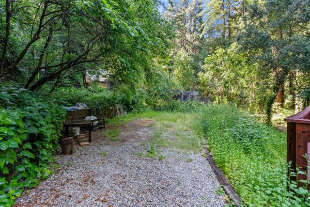 15040 Fern Avenue, Boulder Creek CA: https://media.crmls.org/mediaz/2f7648d9-3476-4a6b-b38a-416f4b051b4b.jpg