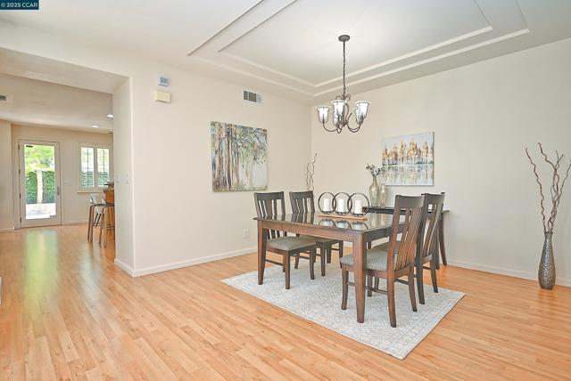 1416 Allanmere Dr, San Ramon CA: https://media.crmls.org/mediaz/2f7687b1-8c65-47b5-8390-689b31d55912.jpg