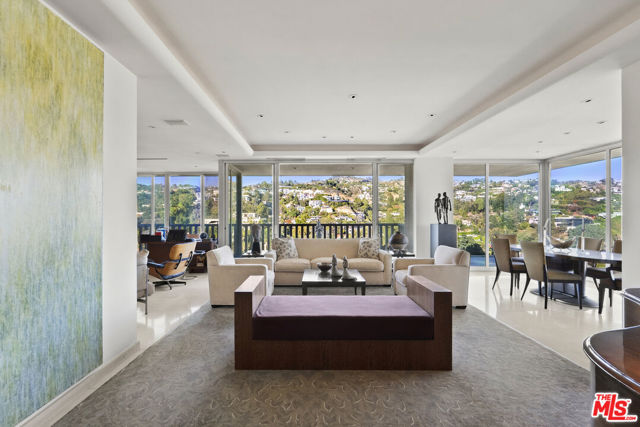 9255 Doheny Road, West Hollywood CA: https://media.crmls.org/mediaz/2f7761ce-ce0b-4529-8e0f-40863e5941bb.jpg