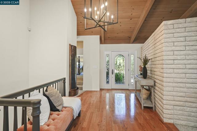 554 Golf Club Road, Pleasant Hill CA: https://media.crmls.org/mediaz/2f782323-b82f-48a7-b8f1-668870b5205b.jpg