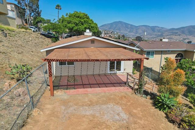 1230 Ramona Avenue, Spring Valley CA: https://media.crmls.org/mediaz/2f783dd7-be58-4a05-bf35-f9ce421b0391.jpg