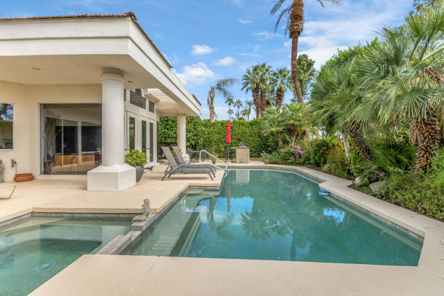 75273 Spyglass Drive, Indian Wells CA: https://media.crmls.org/mediaz/2f7874e8-0afa-4940-b6f1-1b22861afb35.jpg
