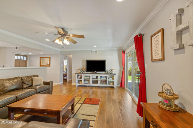 4536 Alpine Street, Simi Valley CA: https://media.crmls.org/mediaz/2f7893d0-f4a9-4819-93ef-51e9ebfb03f5.jpg