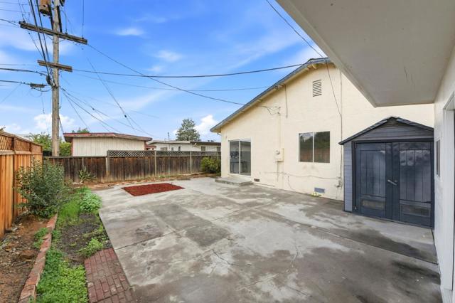 501 Lochridge Drive, San Jose CA: https://media.crmls.org/mediaz/2f78c5e5-f492-435f-bdaa-ef33344079c9.jpg