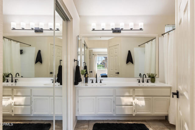 13945 Lemoli Avenue, Hawthorne CA: https://media.crmls.org/mediaz/2f790e4a-9854-48d2-be01-6d8b7925d10d.jpg