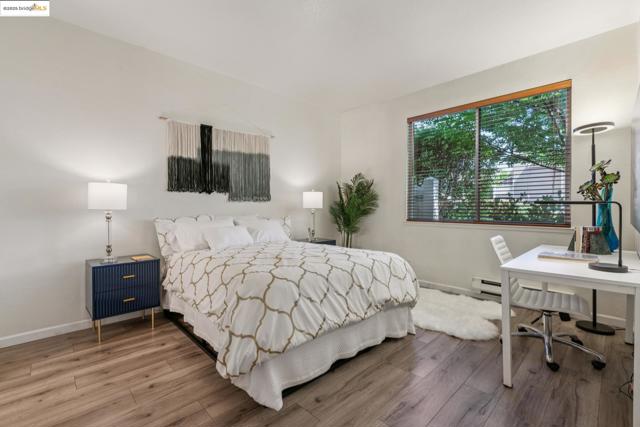 63 Lakeshore Ct, Richmond CA: https://media.crmls.org/mediaz/2f79c902-6093-4b11-9bc7-264fa0d101dc.jpg