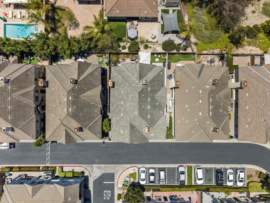 https://media.crmls.org/mediaz/2f7a2a51-dd9b-4864-ac74-434b3706a6c1.jpg?preset=X-Large