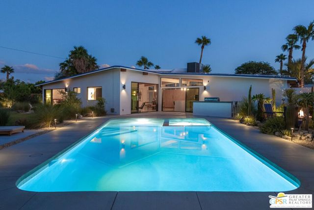 454 E Lindsey Drive, Palm Springs CA: https://media.crmls.org/mediaz/2f7b14c6-bd6e-431d-9192-d2dcb80cbb1f.jpg