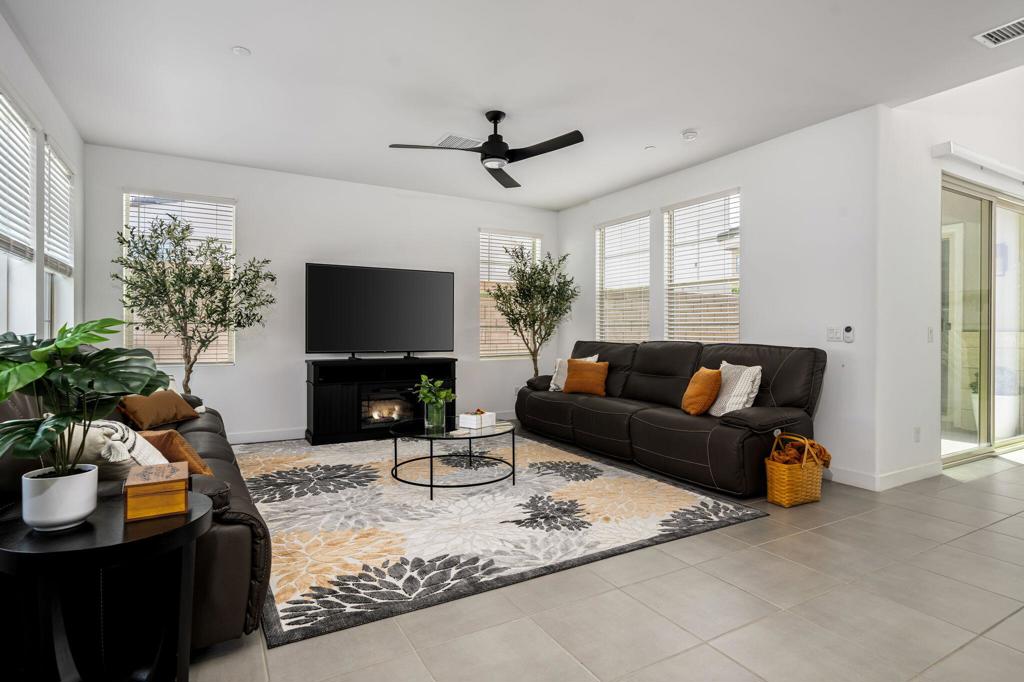 MLS #219132592DA image #2