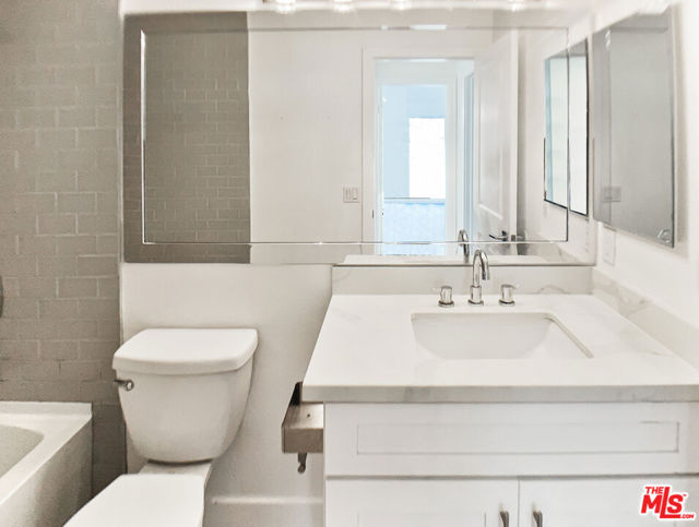 21 Calle Coturno, Rancho Santa Margarita CA: https://media.crmls.org/mediaz/2f7bc1be-cba8-437e-ba55-69b871ff5798.jpg