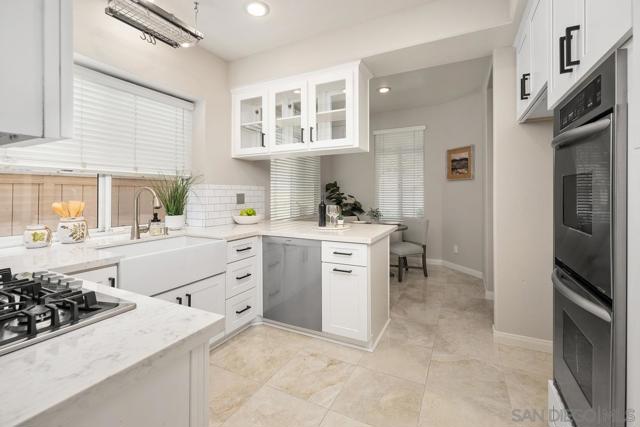 11078 Caminito Alegra, San Diego CA: https://media.crmls.org/mediaz/2f7c1cae-bab4-4d50-acb6-cff11a39303e.jpg