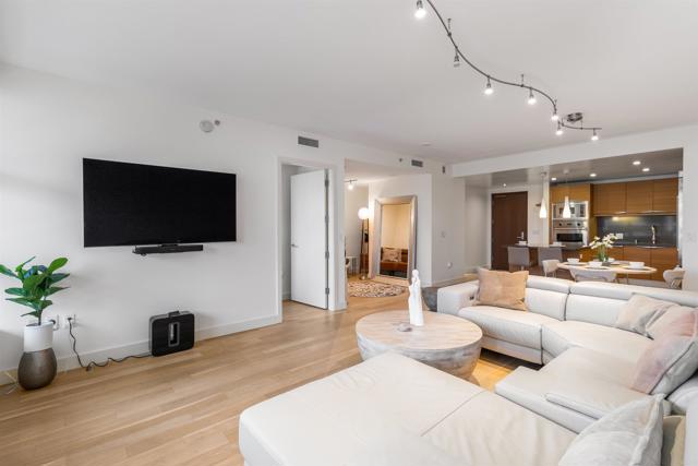 Detail Gallery Image 1 of 1 For 1325 Pacific Hwy #1503,  San Diego,  CA 92101 - 2 Beds | 2 Baths