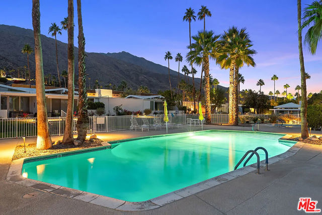 2324 S Skyview Drive, Palm Springs CA: https://media.crmls.org/mediaz/2f7c5524-d846-4620-b65c-45c8d149fbb3.jpg