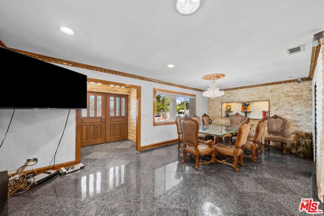 8058 Fulton Avenue photo 9
