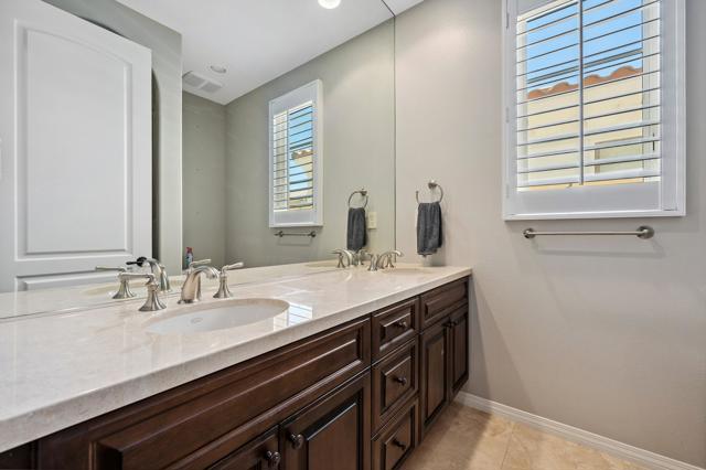 81639 Andalusia, La Quinta CA: https://media.crmls.org/mediaz/2f7c974e-ea43-4296-a561-6e32b8acf3e7.jpg
