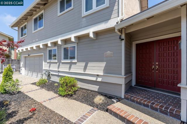 6082 Slopeview Ct, Castro Valley CA: https://media.crmls.org/mediaz/2f7ca5ec-0a58-4814-ac9a-6dc94d2e20d3.jpg