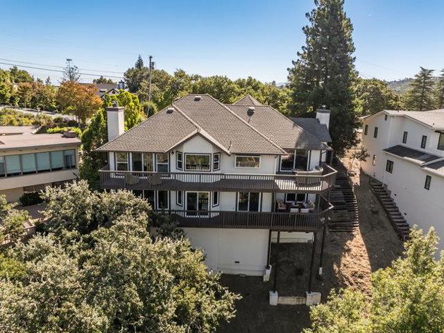 210 Montalvo Road, Redwood City CA: https://media.crmls.org/mediaz/2f7d1ac9-120f-4804-8ebb-4645507c66dc.jpg