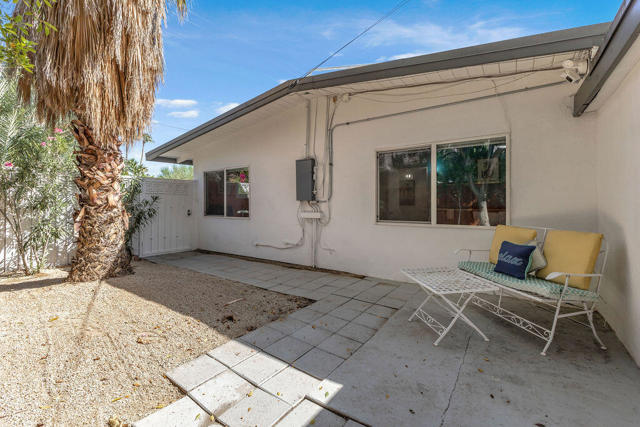 1075 E Sunny Dunes Road, Palm Springs, CA 92264