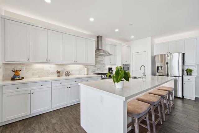 8337 Summit way, San Diego CA: https://media.crmls.org/mediaz/2f7d5a13-cd79-49e4-bc69-9852df25fb1a.jpg