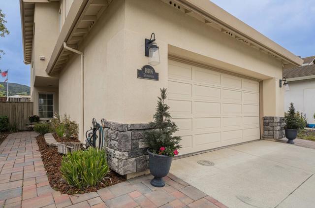 18106 Stonehaven, Salinas CA: https://media.crmls.org/mediaz/2f7df382-82d9-4b16-b09d-9b4d5e03d318.jpg