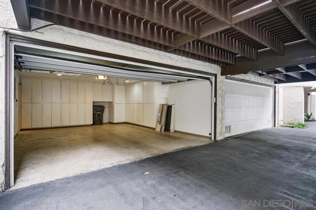 2298 Caminito Pajarito, San Diego CA: https://media.crmls.org/mediaz/2f7e0eb5-31a8-442c-af87-925a4bfcafd5.jpg