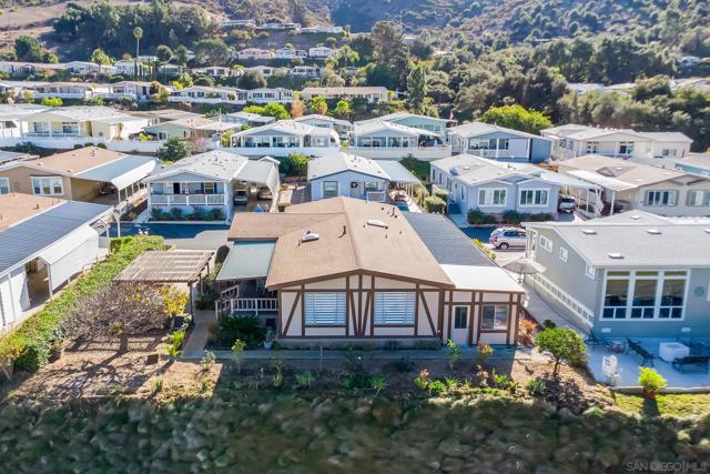 4650 Dulin Rd, Fallbrook CA: https://media.crmls.org/mediaz/2f7e9bf9-4093-4fbd-97e5-748965be3a3a.jpg