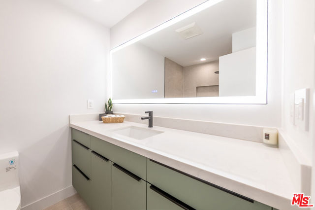 14539 Benefit Street, Sherman Oaks CA: https://media.crmls.org/mediaz/2f7eec93-93c3-4b73-af1b-37ee2579dd09.jpg