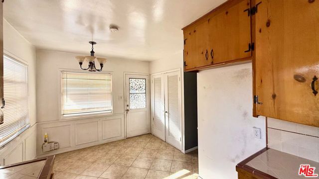 1425 W Marcella Court, Ontario CA: https://media.crmls.org/mediaz/2f7f5841-f9ad-4461-8edf-bd9e70e28b04.jpg