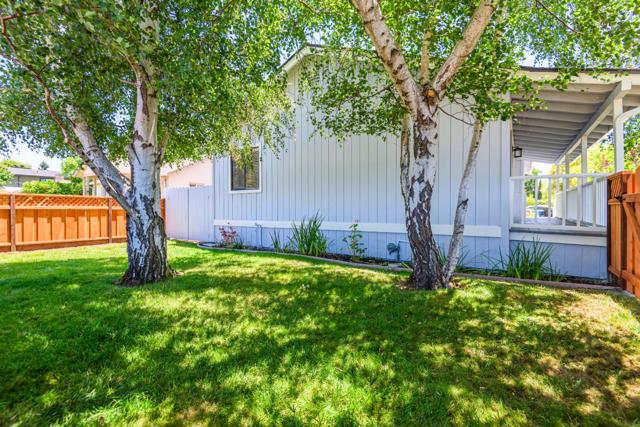 1105 Valota Road, Redwood City CA: https://media.crmls.org/mediaz/2f7fc30d-94dd-4d6b-92a8-2735d948955a.jpg