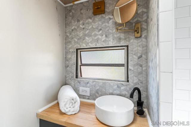 18940 Littlefield Lane, Valley Center CA: https://media.crmls.org/mediaz/2f7fe07f-a87f-4c9c-beec-6e104a0ab1a2.jpg