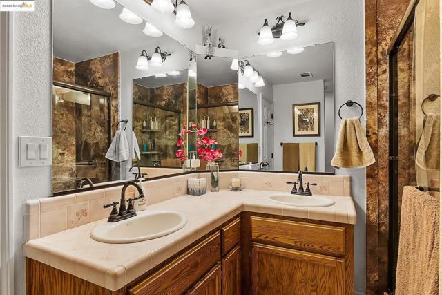 4210 Driftwood Pl, Discovery Bay CA: https://media.crmls.org/mediaz/2f81cde8-99a1-488a-a441-6ba7429ed7e8.jpg