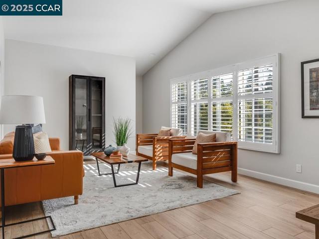 4430 Canyon Way, Martinez CA: https://media.crmls.org/mediaz/2f81e359-ae60-4174-abe3-64e175ca75ad.jpg