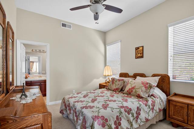 Image 29 of 73 For 18410 Lakepointe Dr