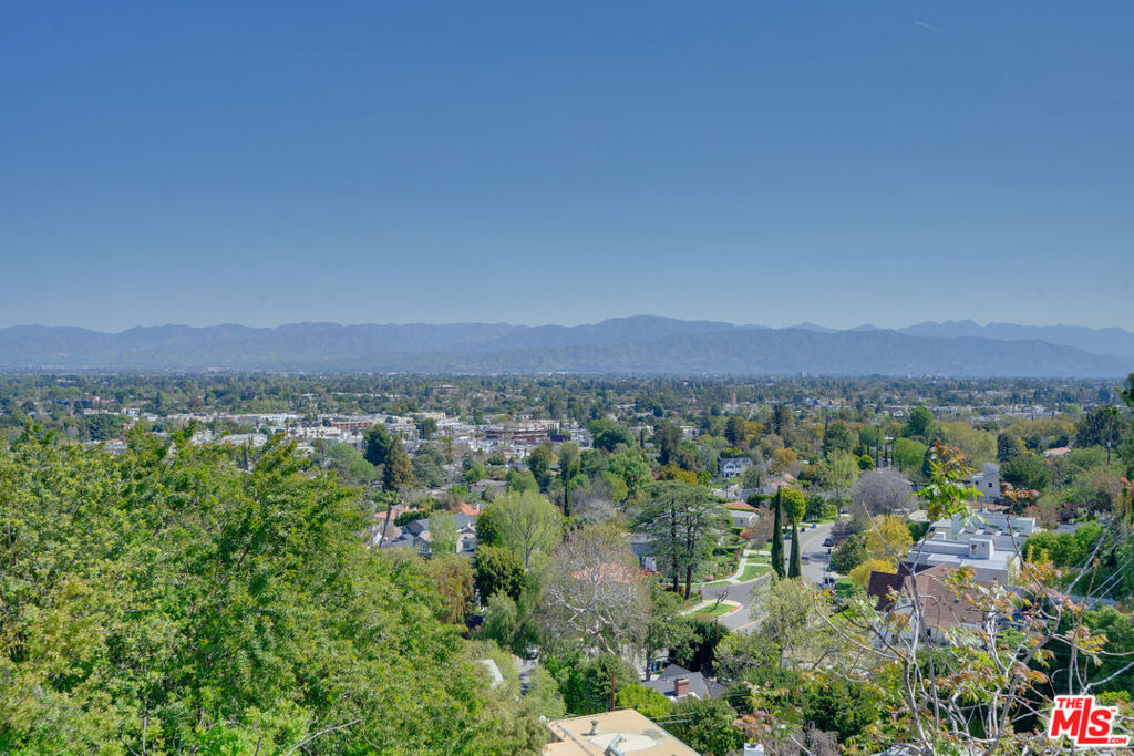 4100 Witzel Drive, Sherman Oaks, CA 91423