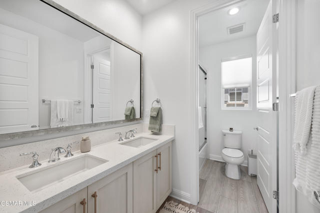 20843 Acorn Circle, Porter Ranch CA: https://media.crmls.org/mediaz/2f83f409-fc95-4574-8891-eab090485899.jpg