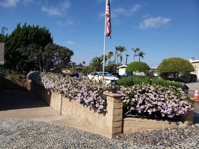 4010 Paducah Dr, San Diego CA: https://media.crmls.org/mediaz/2f848646-f598-4ead-b888-771a6d4cf0d9.jpg