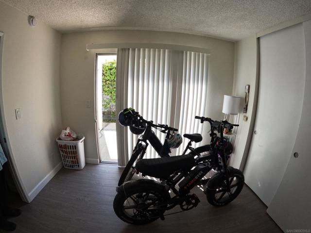 637 10th, Imperial Beach CA: https://media.crmls.org/mediaz/2f84ce84-0cd0-4df2-b0e2-7f2da2816a65.jpg