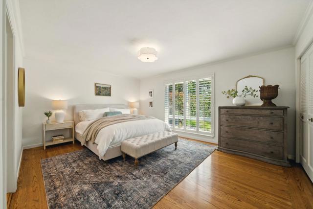 263 W Oakwood Boulevard, Redwood City CA: https://media.crmls.org/mediaz/2f84d77f-c403-4325-93af-bb58555d5a79.jpg