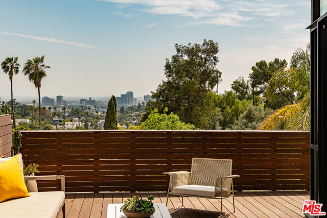 1855 Redcliff Street, Los Angeles CA: https://media.crmls.org/mediaz/2f852d81-c2c3-4825-9bcd-ba53d80e0c52.jpg