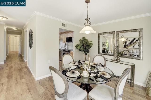 2424 Tice Creek Dr., Walnut Creek CA: https://media.crmls.org/mediaz/2f8567a6-cd83-4e28-a004-c67aa35e3350.jpg