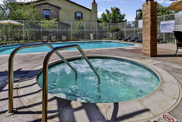 2239 Rolling River Lane, Simi Valley CA: https://media.crmls.org/mediaz/2f8600ef-e65f-4c60-ad76-e78a2c7319d5.jpg