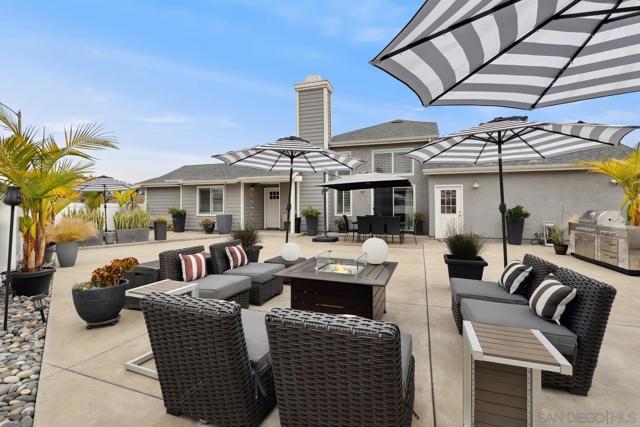 6951 Quiet Cove Dr, Carlsbad CA: https://media.crmls.org/mediaz/2f860f44-d969-4836-b177-c59ca44bc93d.jpg
