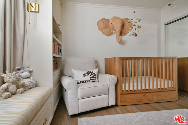 18033 Rosita Street, Encino CA: https://media.crmls.org/mediaz/2f865de6-8515-41e9-a939-0edaf93d204a.jpg