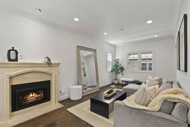 1246 Hoover Street, Menlo Park CA: https://media.crmls.org/mediaz/2f86e11e-e626-4696-8a89-4c1a230cc113.jpg