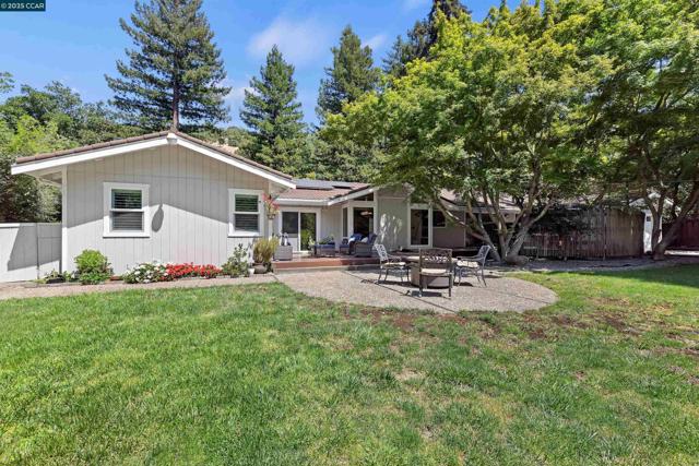 5104 Alhambra Valley Rd, Martinez CA: https://media.crmls.org/mediaz/2f87408b-f5a4-4182-92e8-996c8ed82a54.jpg