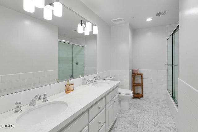 2017 Freeborn Way,  CA: https://media.crmls.org/mediaz/2f8778f6-1271-430c-a2b5-0a193b86d015.jpg