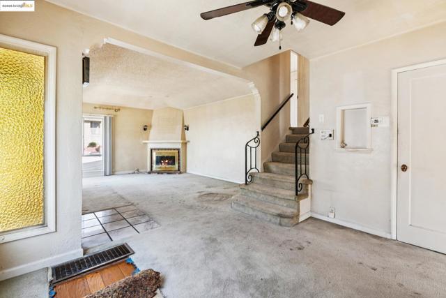 2570 99th Ave, Oakland CA: https://media.crmls.org/mediaz/2f879ebf-c034-4a98-8bfe-5c3f1b4cbb26.jpg