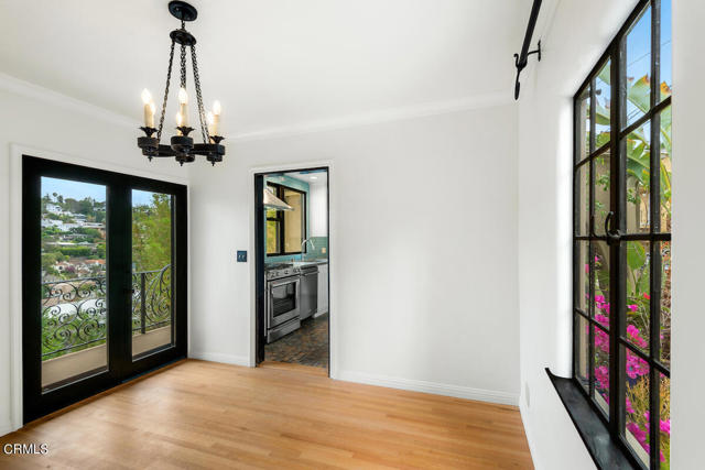 Detail Gallery Image 11 of 32 For 2214 Lyric Ave, Los Angeles,  CA 90027 - 5 Beds | 3 Baths